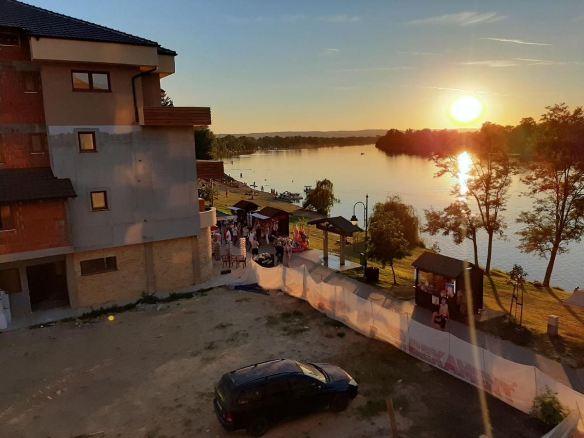 Apartmani K&V Veliko Gradiste Exterior photo